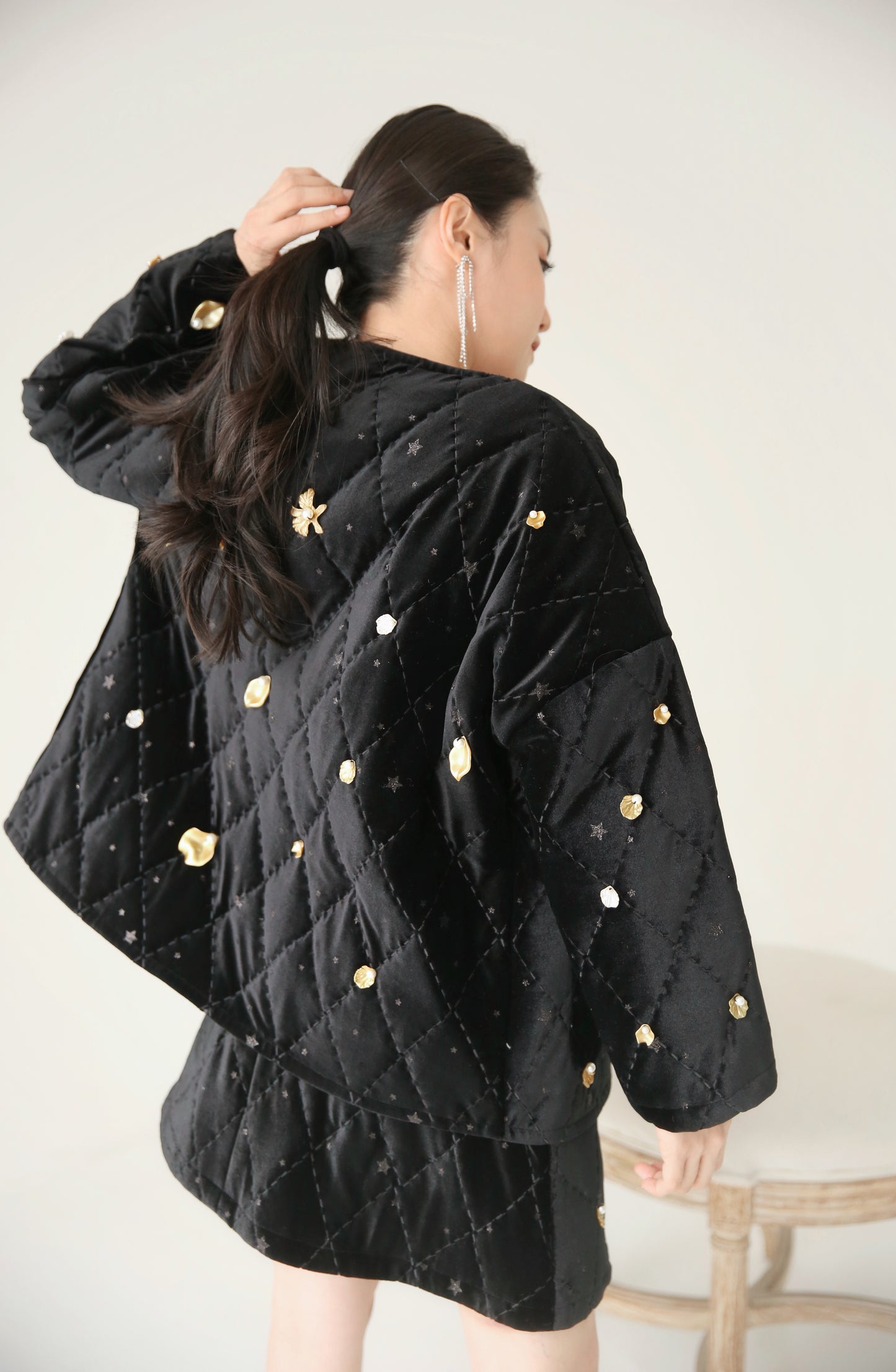 HELLEBORE OUTER