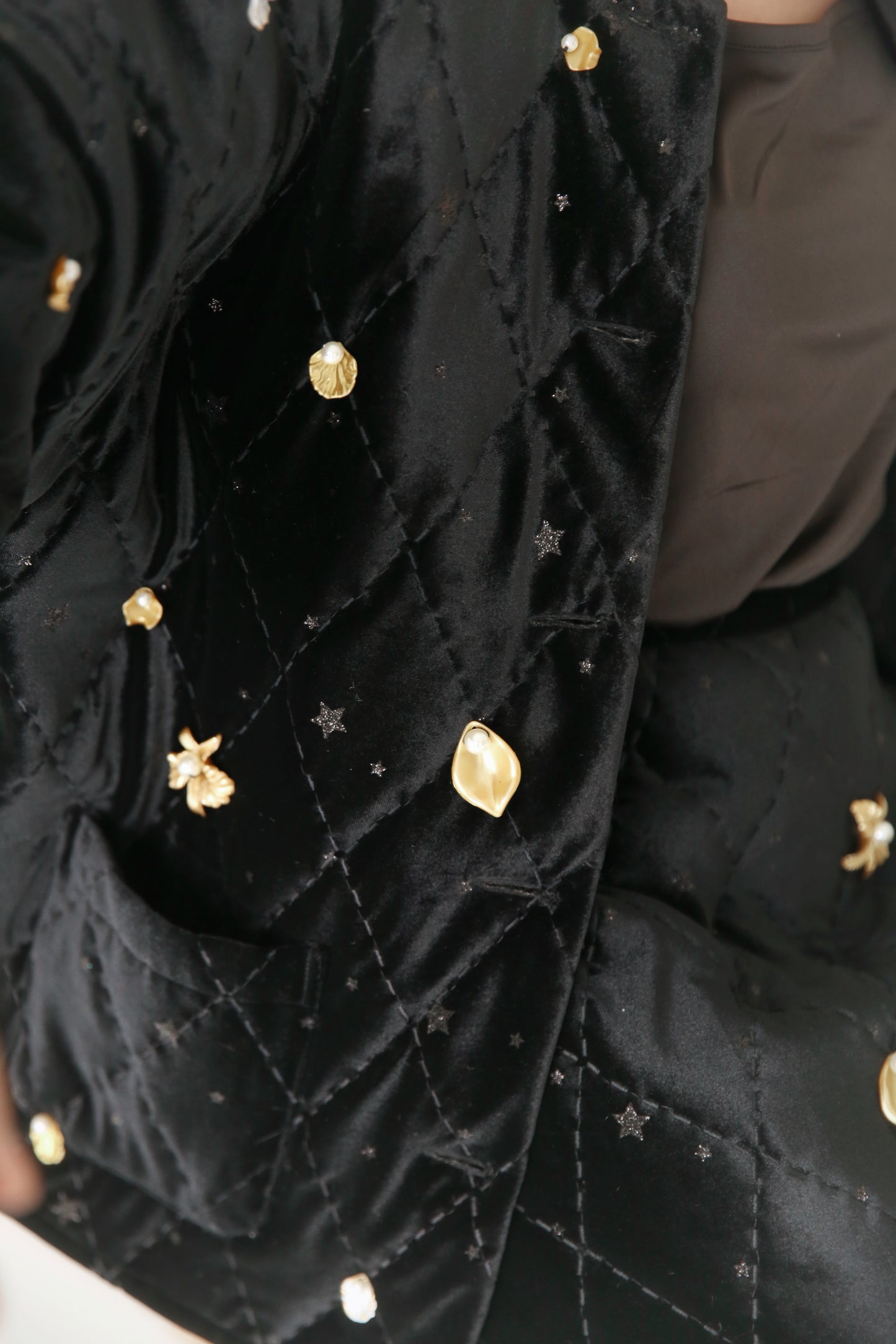 HELLEBORE OUTER