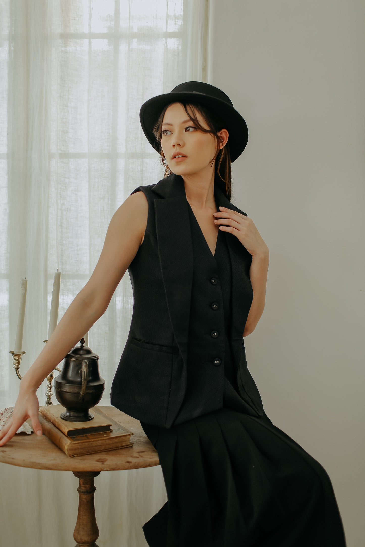 RORA VEST - BLACK (ARRAY JULY 2025)