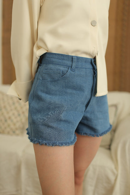 LOLA SHORTS (DAY OFF MAY 2025)