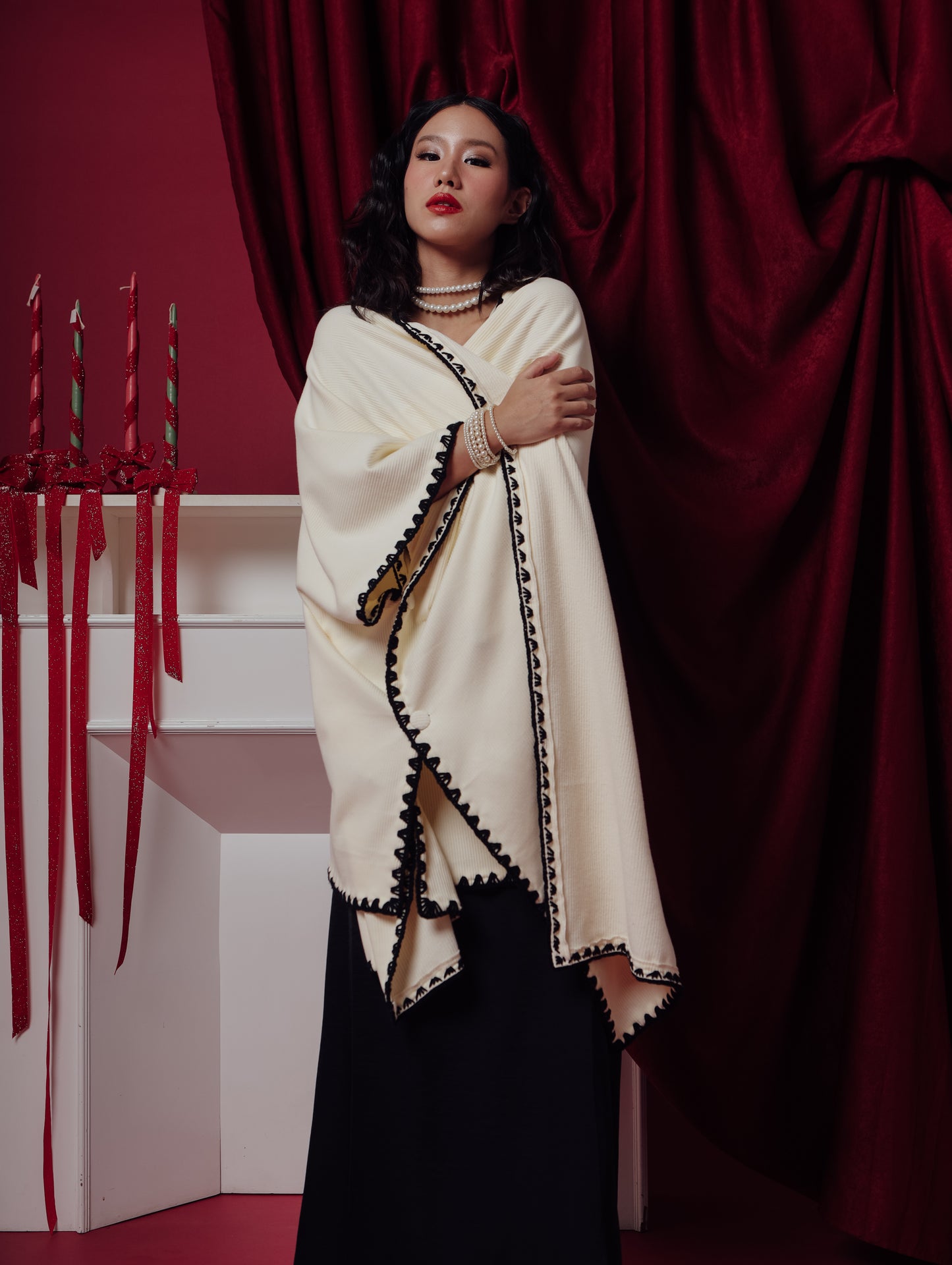 LAVA CAPE (ARRAY HOLIDAY COLLECTION)