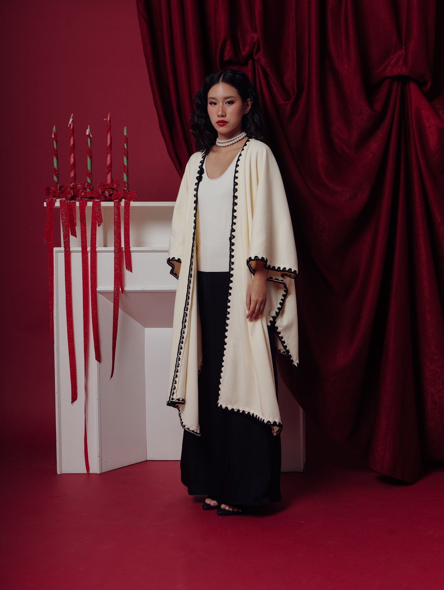 LAVA CAPE (ARRAY HOLIDAY COLLECTION)