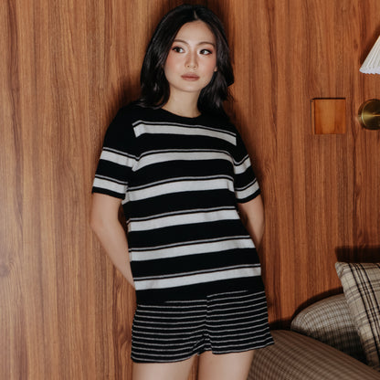 DASEY TOP (DAY OFF 26'S FIRST DROP)