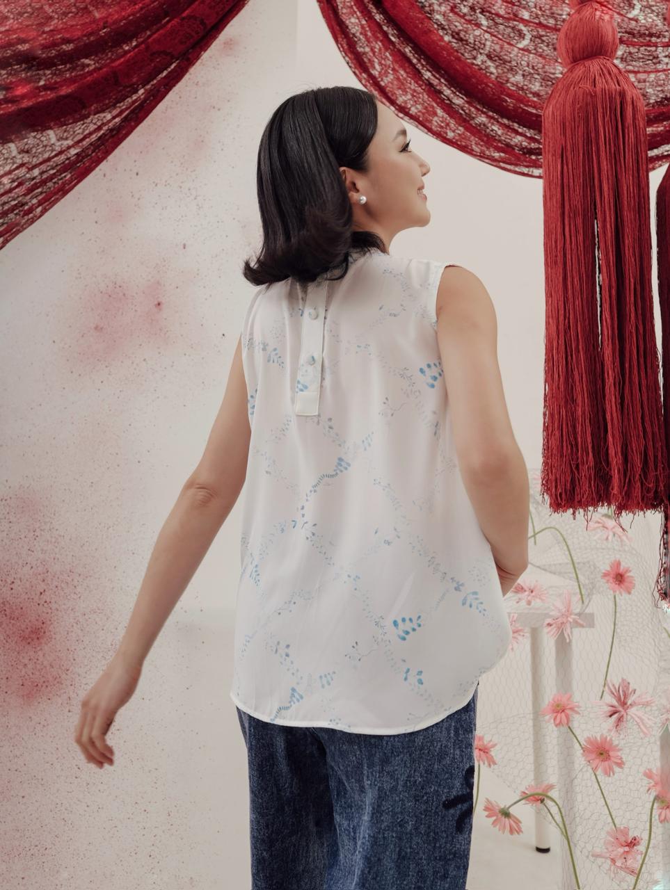 EIRA TOP  (ARRAY CNY'26)