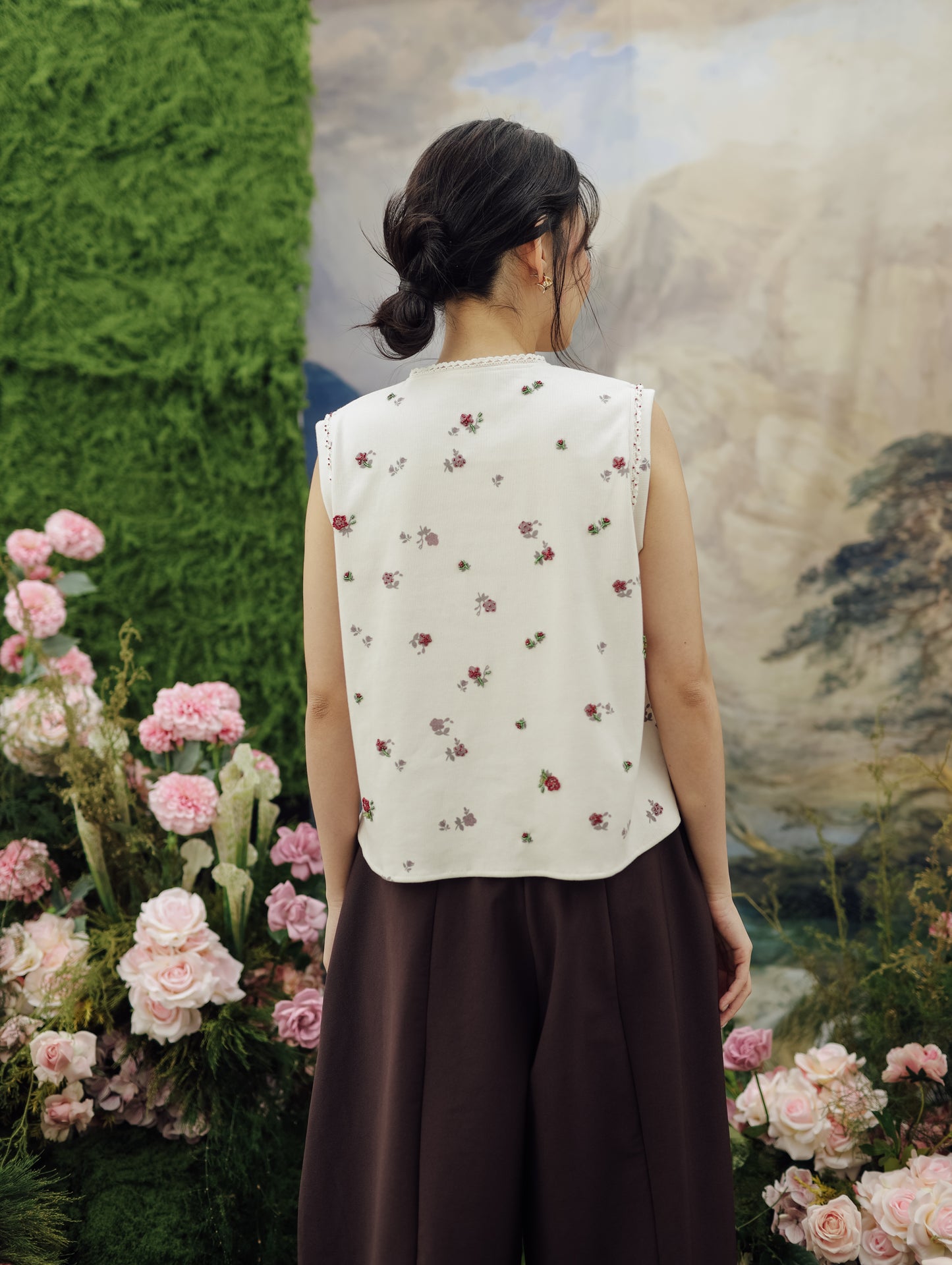 NOA TOP (ARRAY WALK IN THE GARDEN)