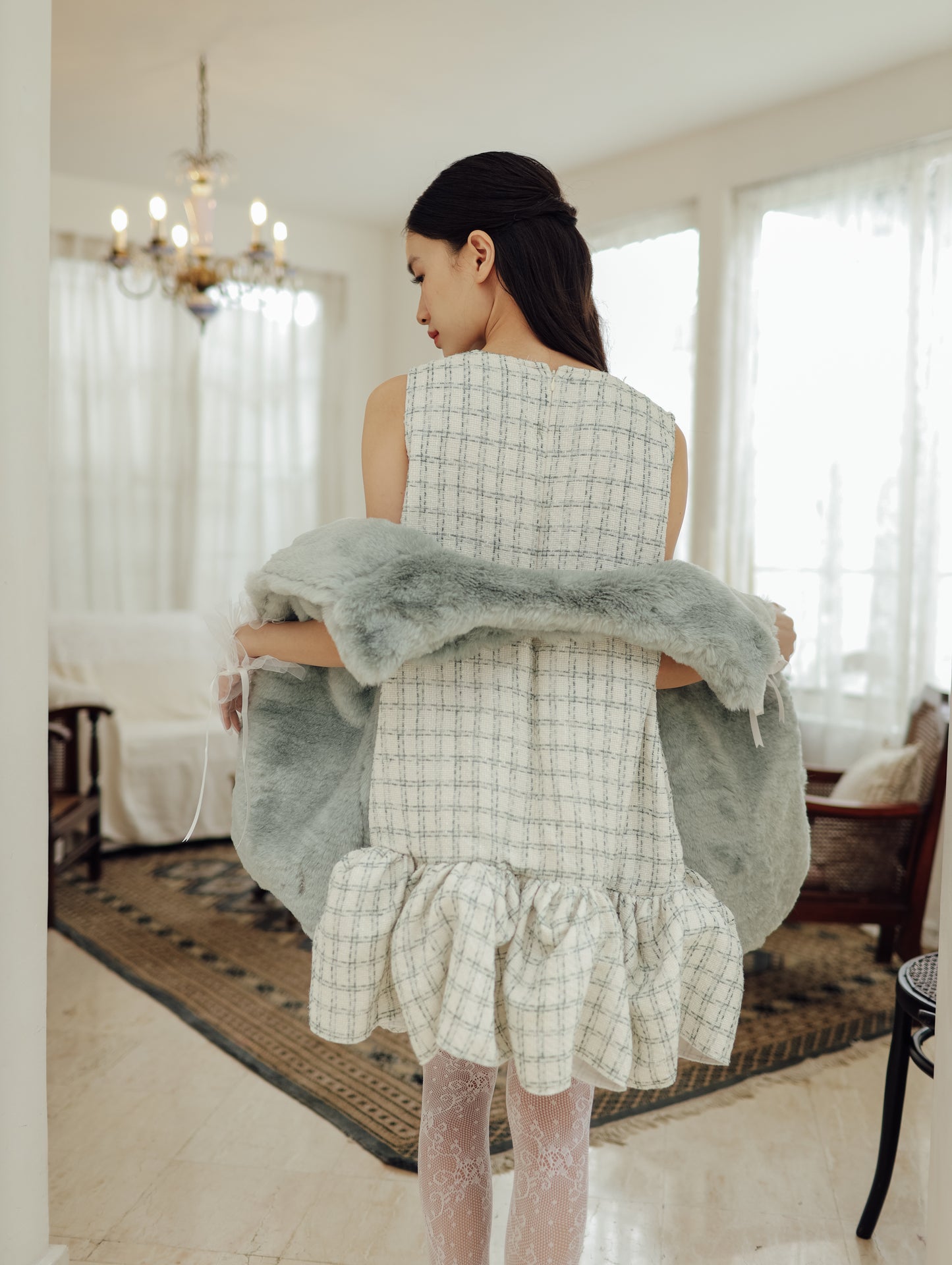 LAVELLE SCARF (ARRAY RIGHT ON SPRING)