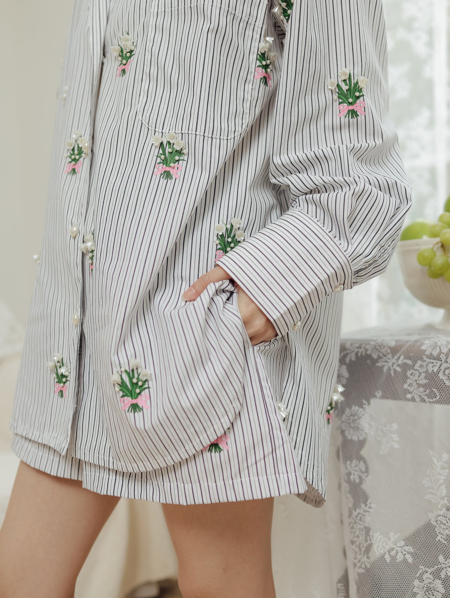 ZURA SHORT (ARRAY SOFT WHISPERS)