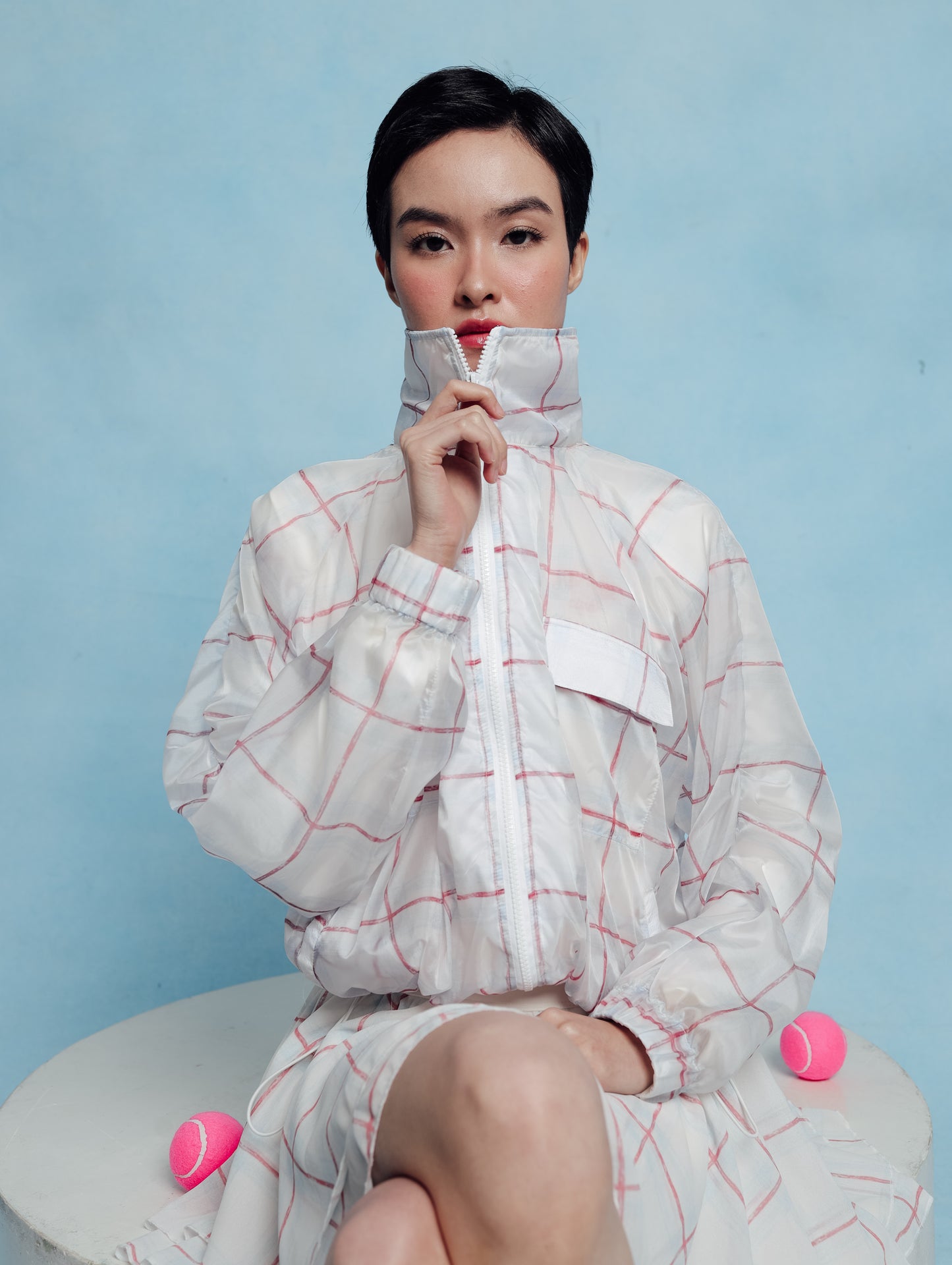 REMIE OUTER (ARRAY SECOND SERVE)