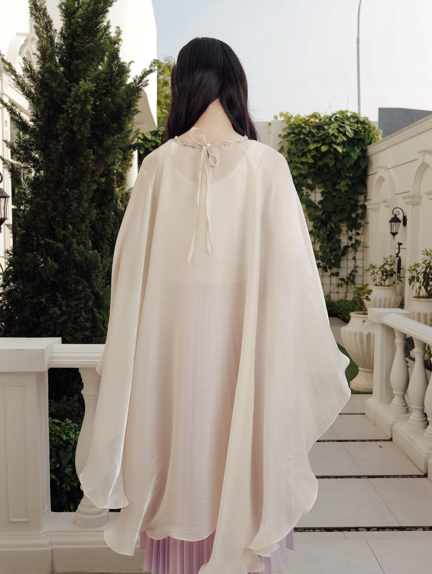SOLENE CAPE (ARRAY HEIRLOOM LEGACY)