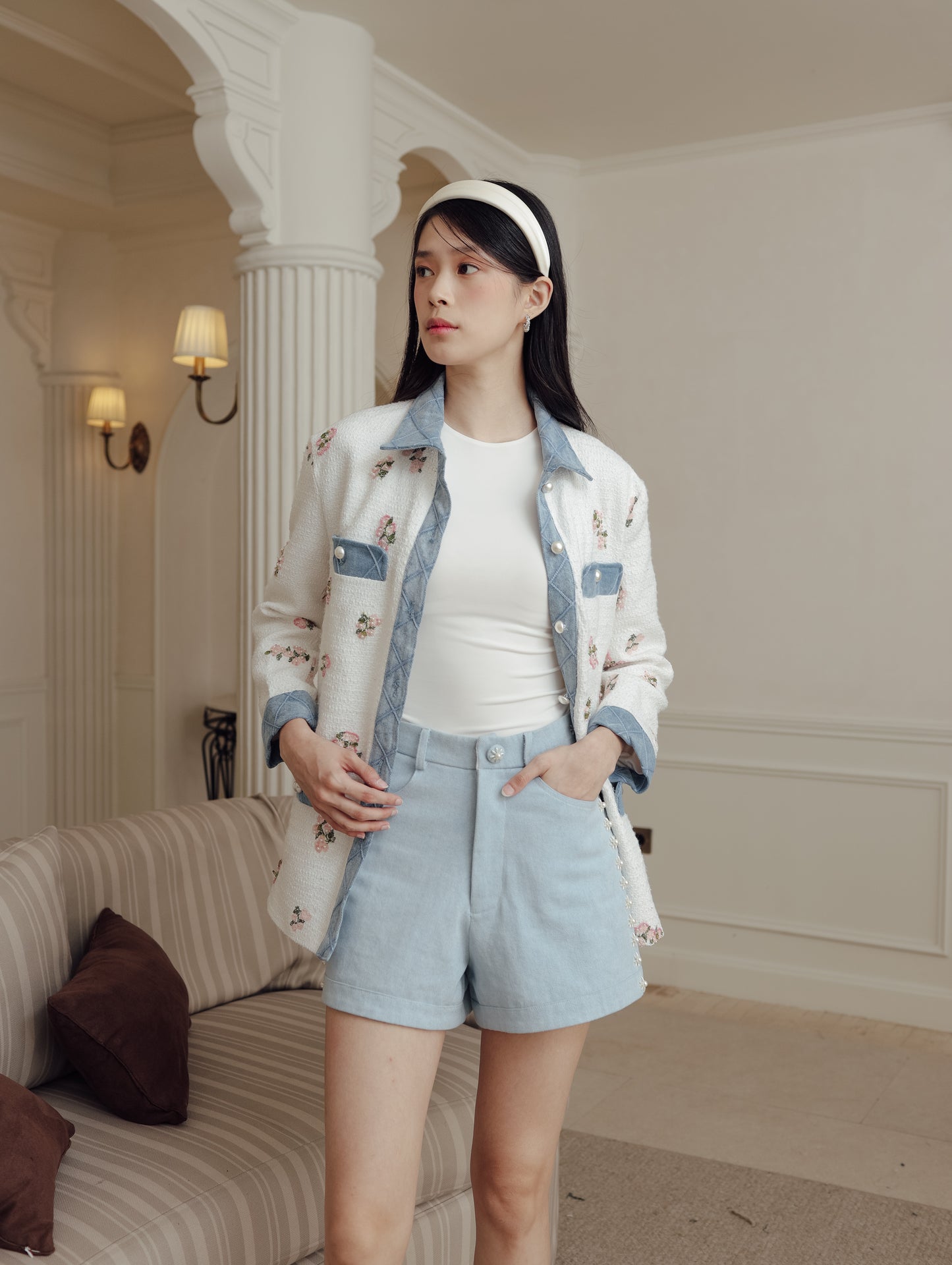 DORIE SHORTS  (ARRAY STILL GRACE)
