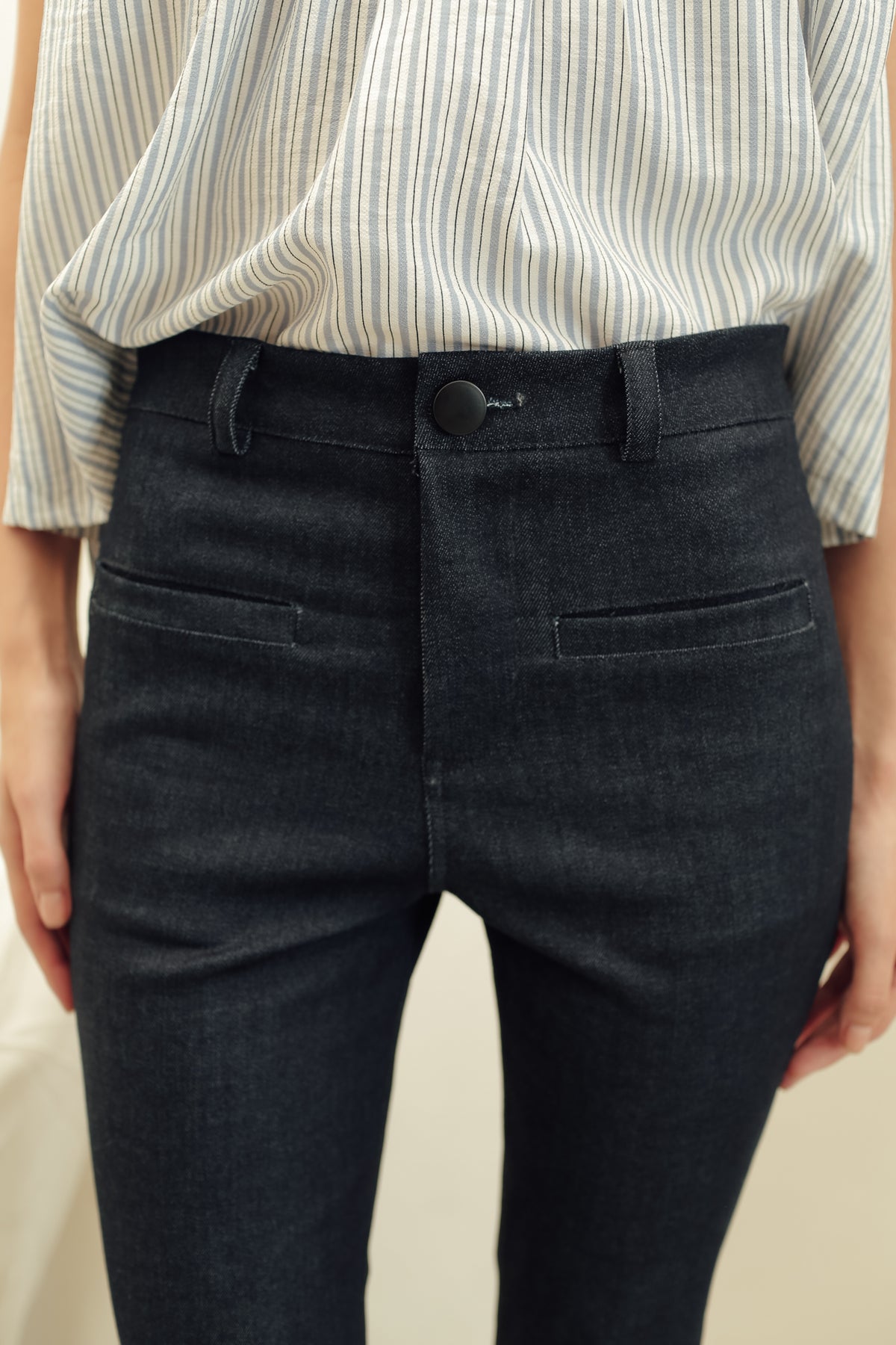 VELUNO SHORTS (DAYOFF DEAR SEPTEMBER)